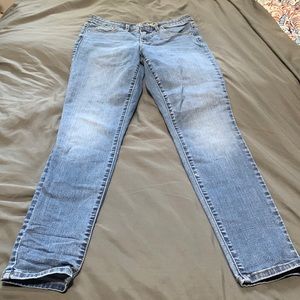 Universal Thread Blue jeans, size 6/28R